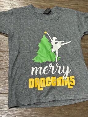 Gildan Gray Kids 'Merry Dancemas' Graphic Tee with Green Tree